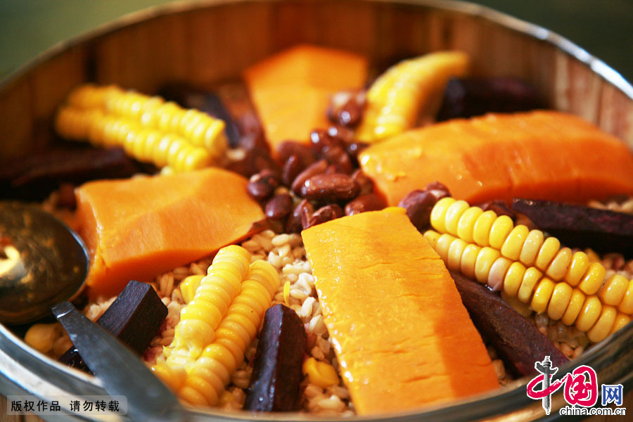 四川自贡盐帮菜之粗粮拼。中国网 李佳摄 四川自贡盐帮菜之粗粮拼。中国网 李佳摄