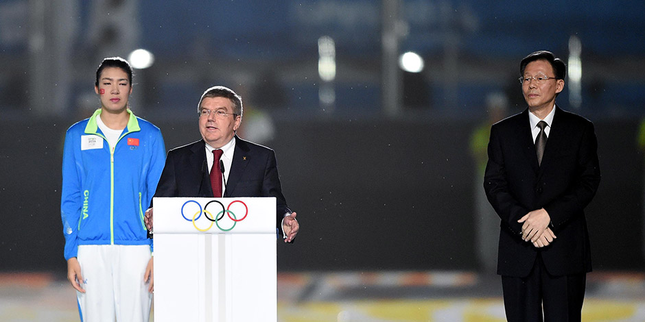 ���ʰ�ί����ϯ�ͺ��´ǲ�������Ļ[��ͼ]