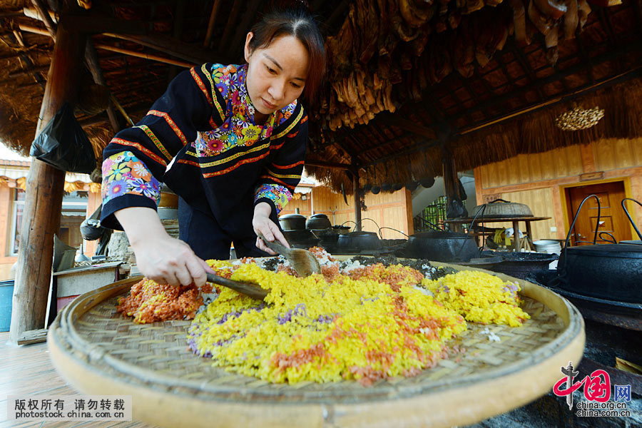 五色饭源于壮族英雄韦特桂的传说。 五色饭源于壮族英雄韦特桂的传说。