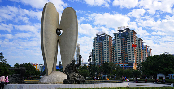 �����������з��